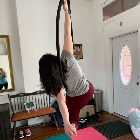 Meet your Posher, Vicky - Picture 3 of 3